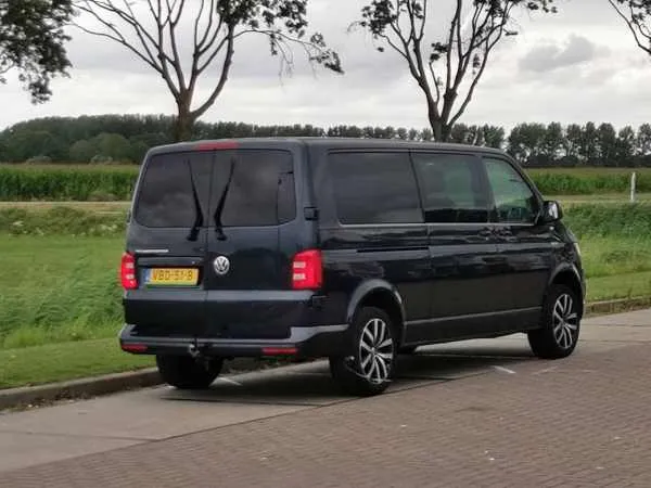 Volkswagen Transporter 2.0 TDI L2 Lang DC Highline Image 3