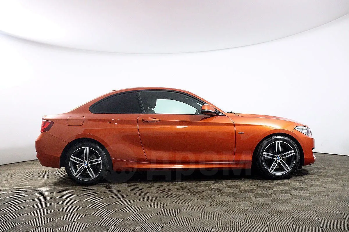 BMW 2-Series 220d AT Image 4